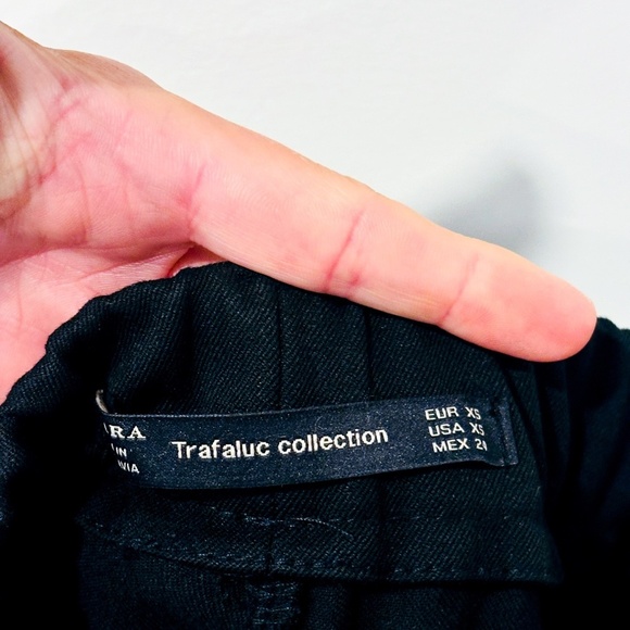 ZARA Black pants with white side stripe - Picture 4 of 8